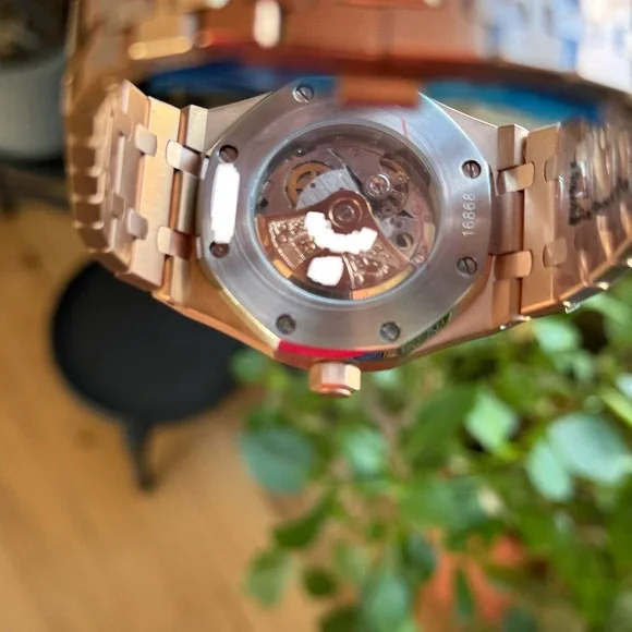 Rose Gold Tone Bracelet Watch with Black Dial automatic mechanical - Picture 3 of 3